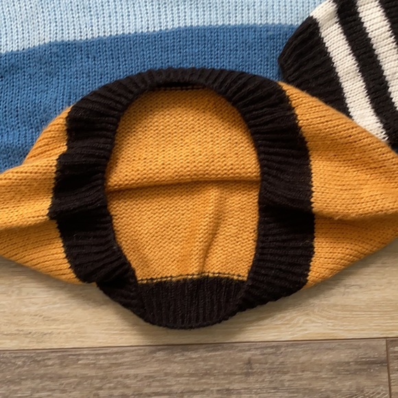 Color Block Sweater - Picture 4 of 6